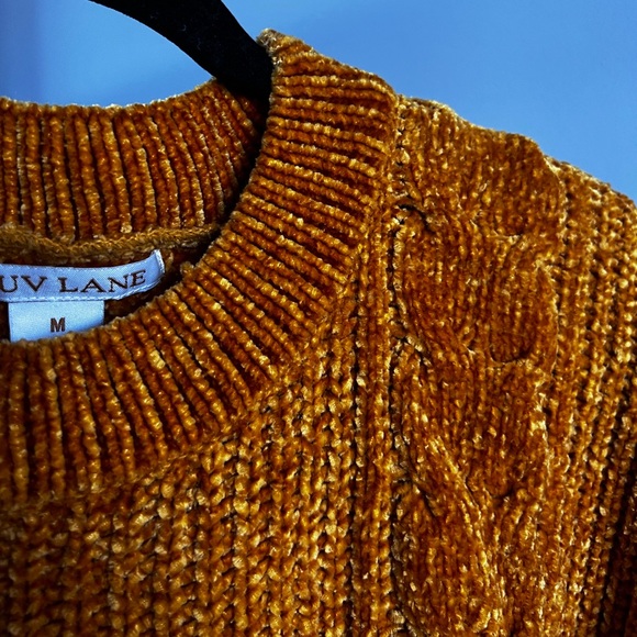 Cropped Super Soft Thick Knit Sweater - Picture 2 of 4